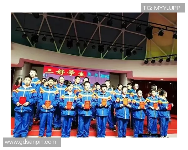 足球拼搏精神永不止步追求卓越成就梦想的旅程